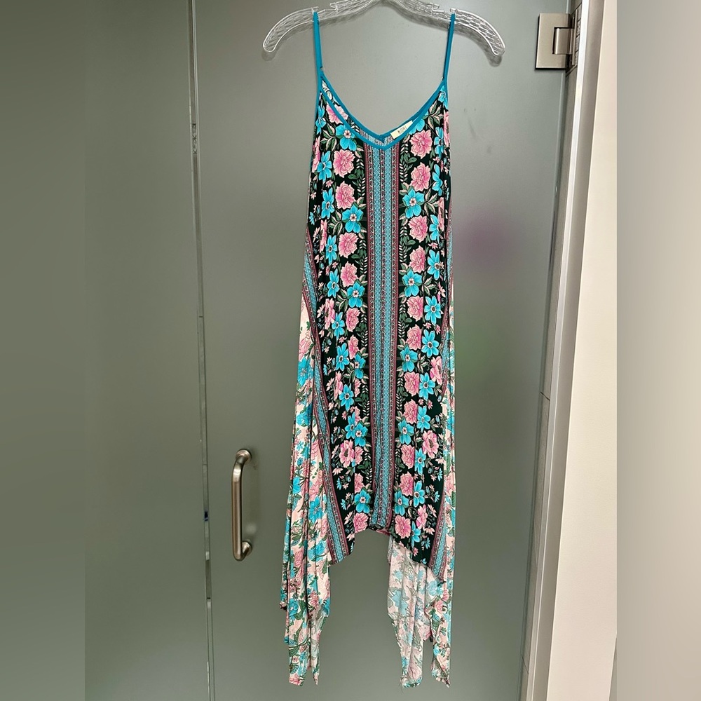 NWOT Kori Handkerchief Hem Dress size: Small